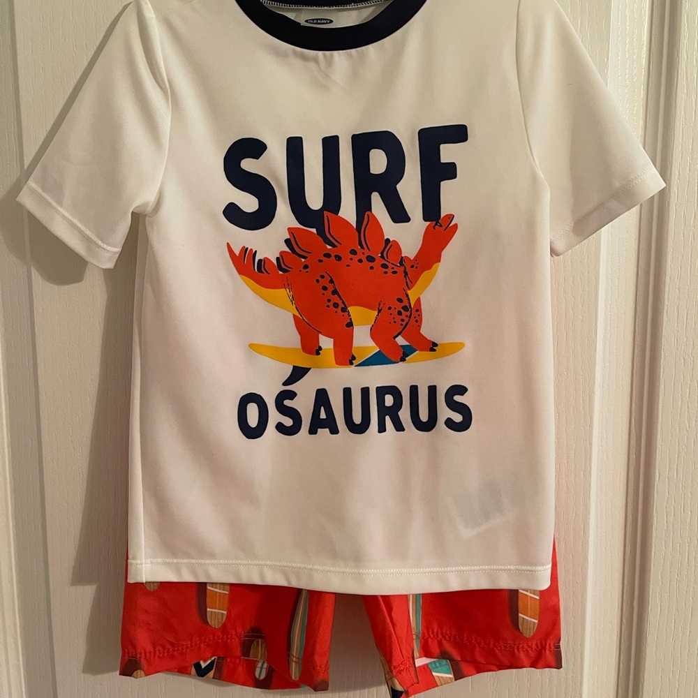 OLD NAVY Toddler Boys 2pc Swim trunks & Rash guard set 4T